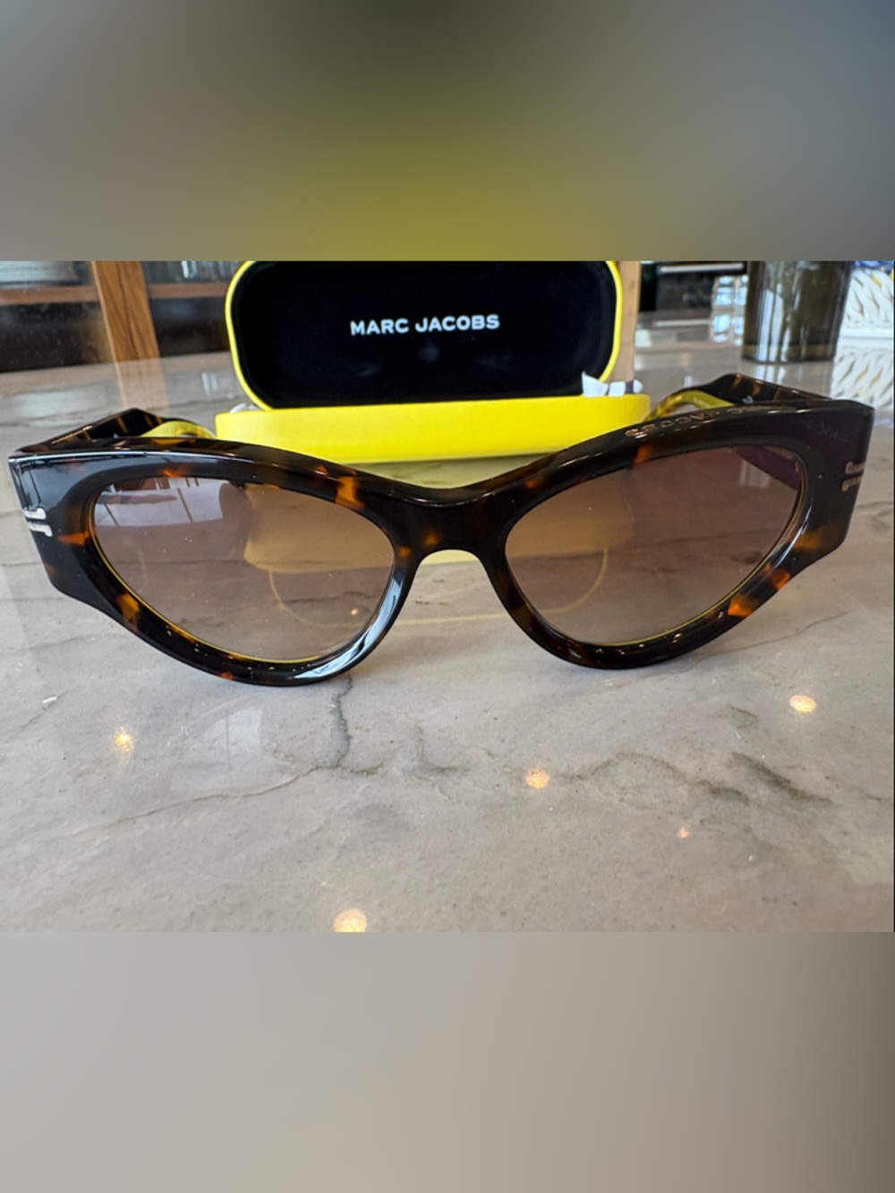MARC JACOBS Tortoiseshell Women's Sunglasses with Dark Lenses - Picture 2 of 5